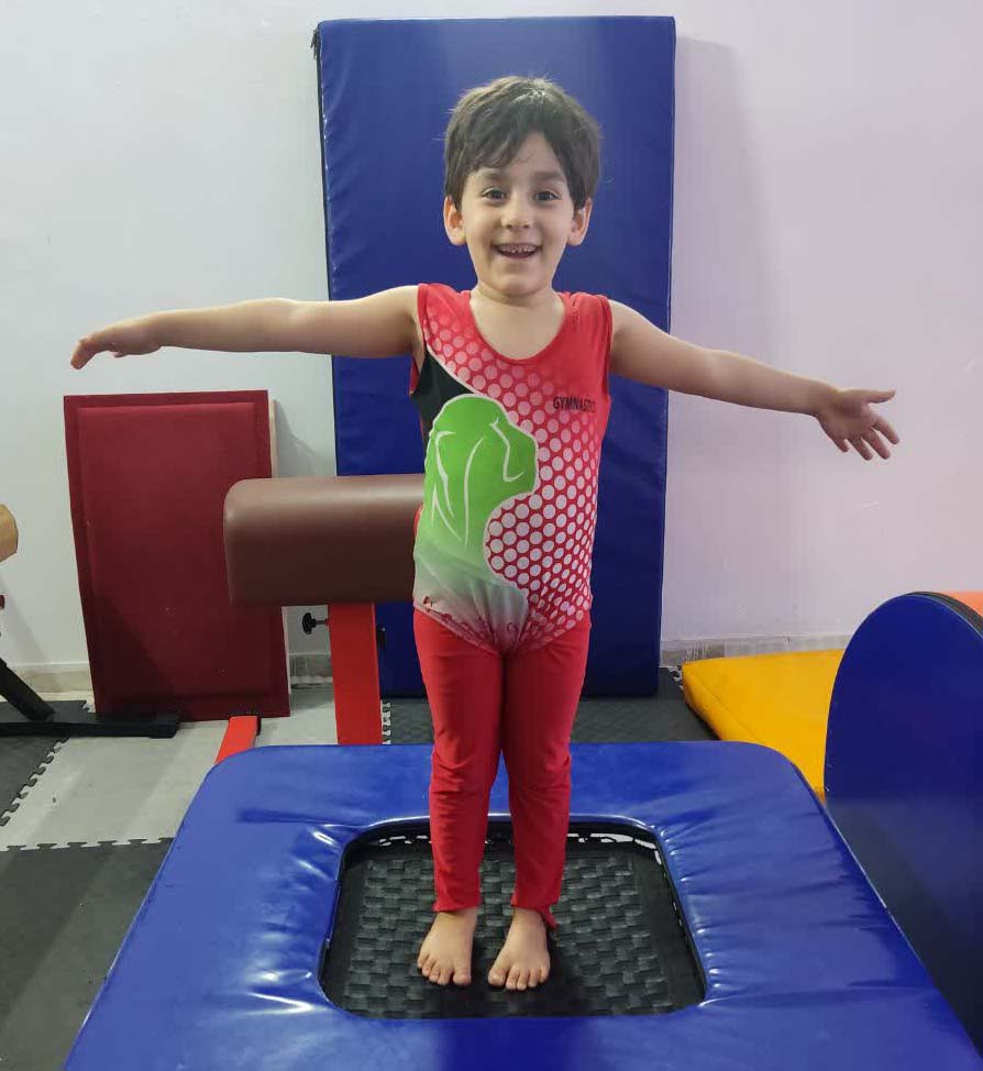تمرین ژیمناستیک در باشگاه یاس هشتم شعبه هدایت